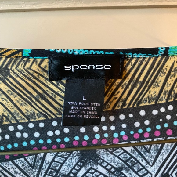 Multicolor Geometric Pattern Women's Top - Picture 4 of 5